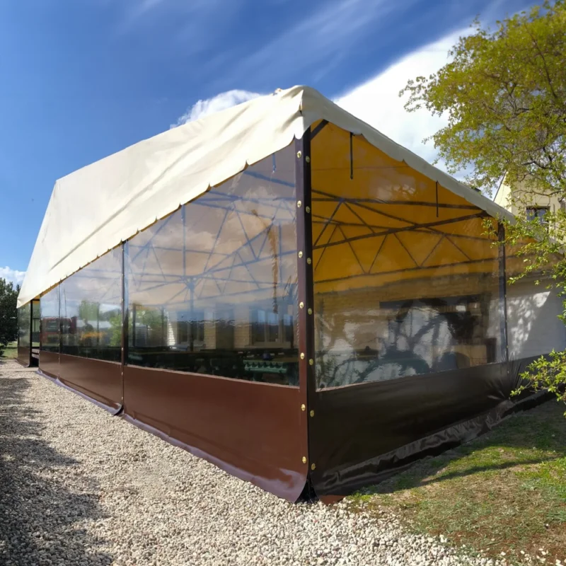 Paviljong med beige kanter